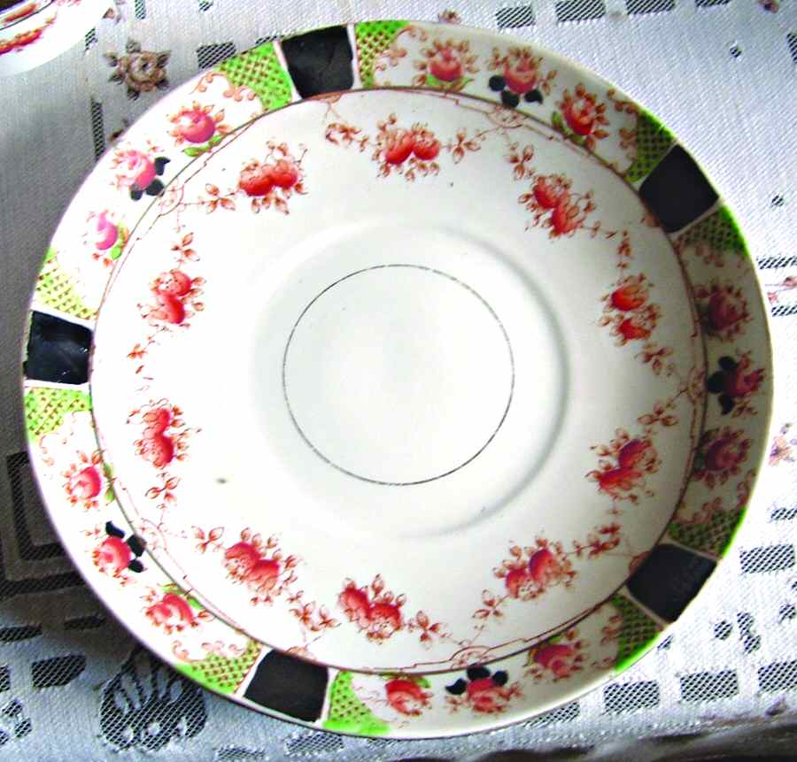 RST112 Saucer by Royal Stafford-1