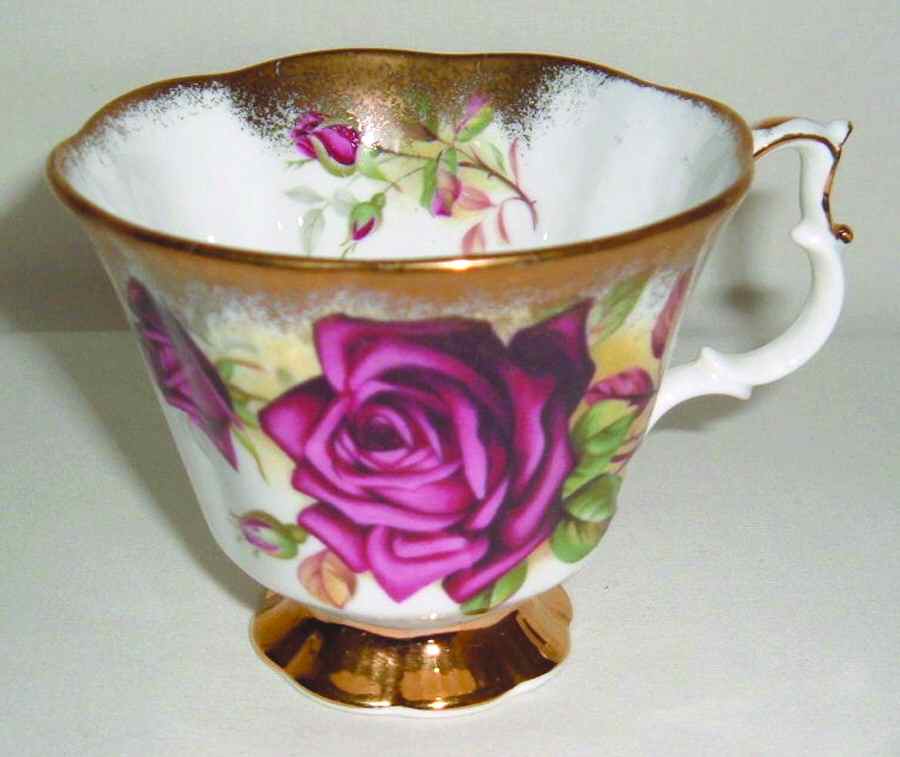 4463 Footed Cup by Royal Albert-1