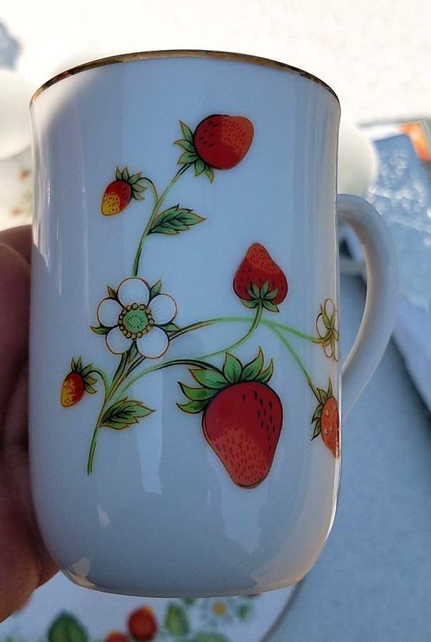 Strawberries Mug by Royal Worcester-1
