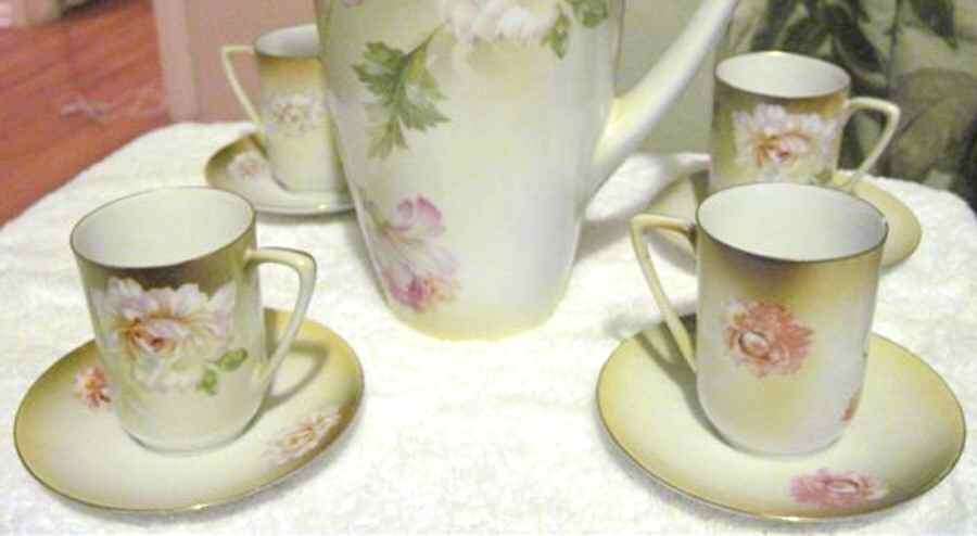 RHS34 Chocolate Cup & Saucer Set by Reinhold Schlegelmilch-1