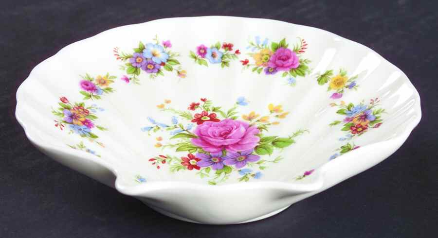 RST113 Medium Shell Shaped Dish by Royal Stafford-1