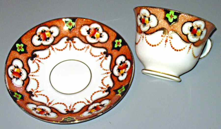 4218 Footed Cup & Saucer Set by Royal Albert-1