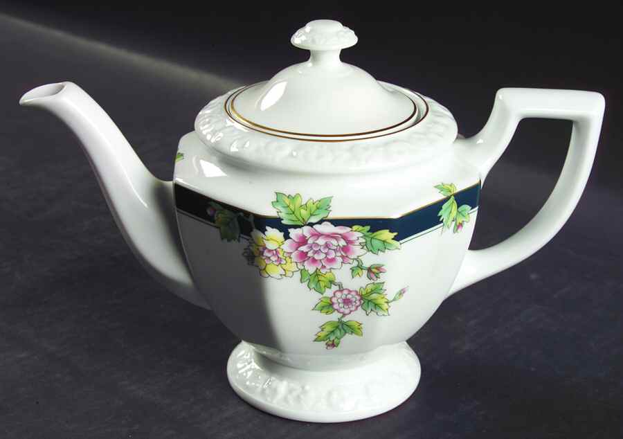 R1586 Small Teapot & Lid by Rosenthal - Continental-1