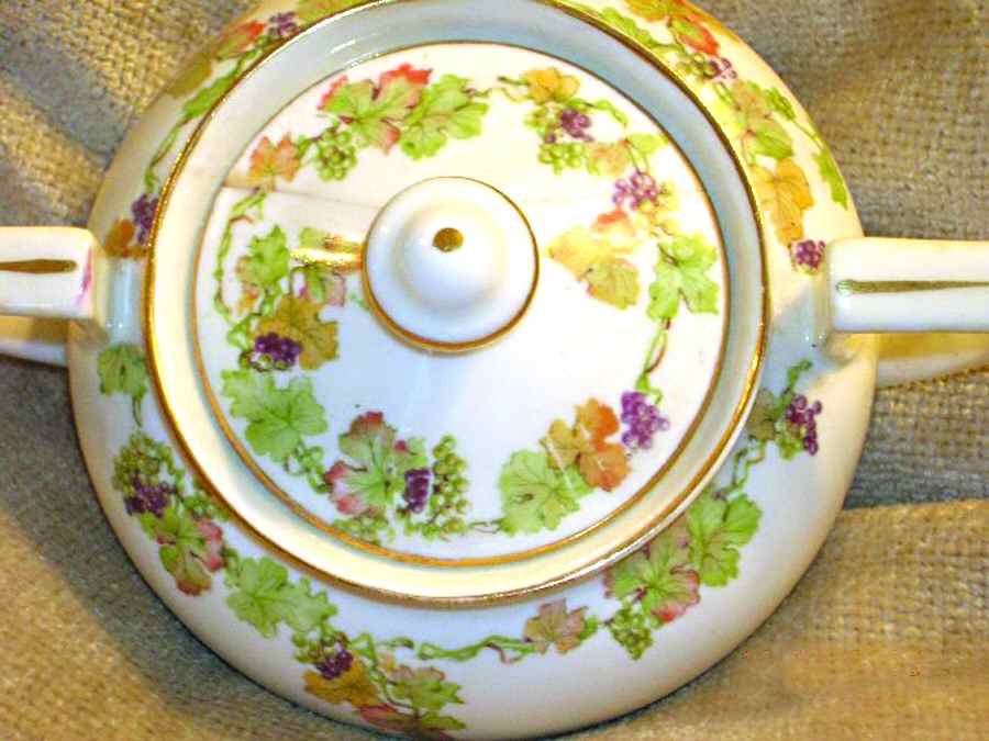 RAD18 Sugar Bowl & Lid by Samuel Radford-1