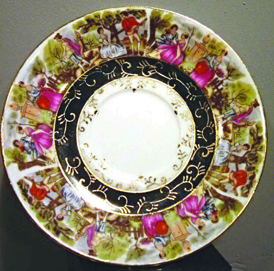 2293 (Green) Saucer by Royal Crown (Japan)-1