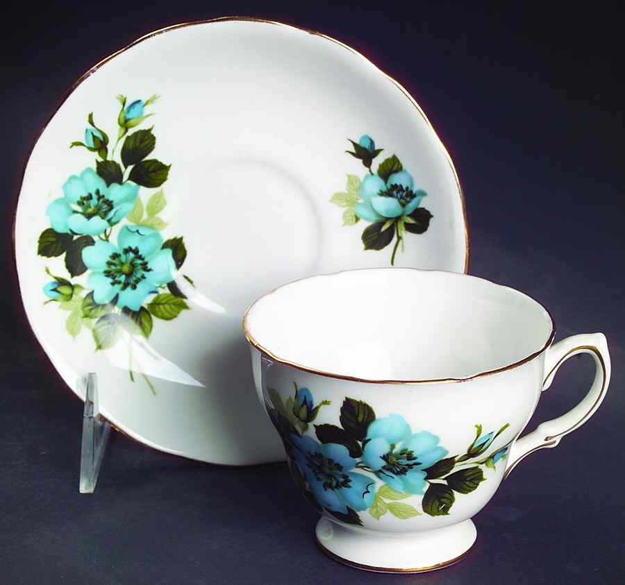 8332 Footed Cup & Saucer Set by Royal Vale-1