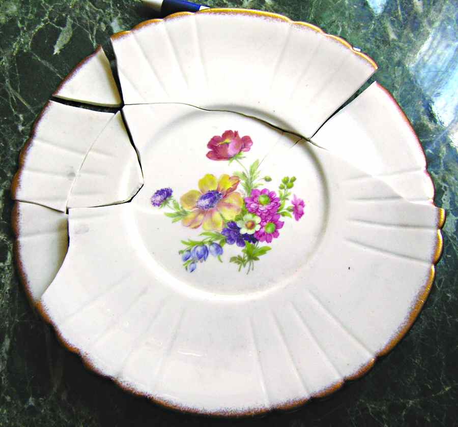 RTA35 Cake Plate by Royal Tara-1