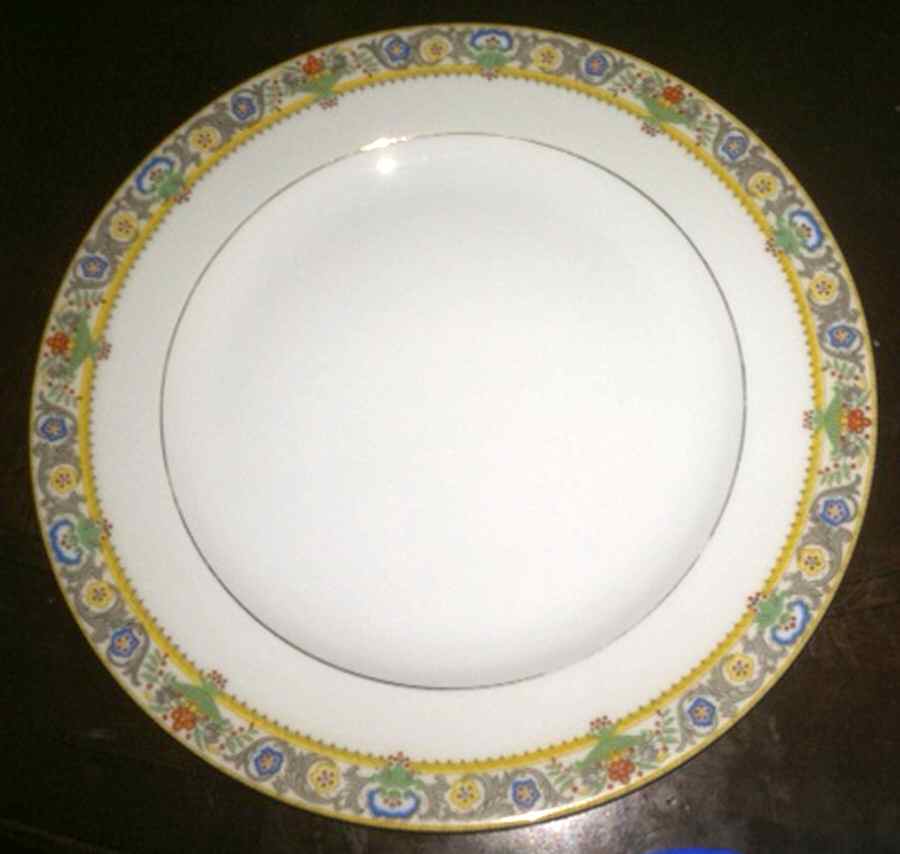 ROB354 Dinner Plate by Royal Bayreuth-1
