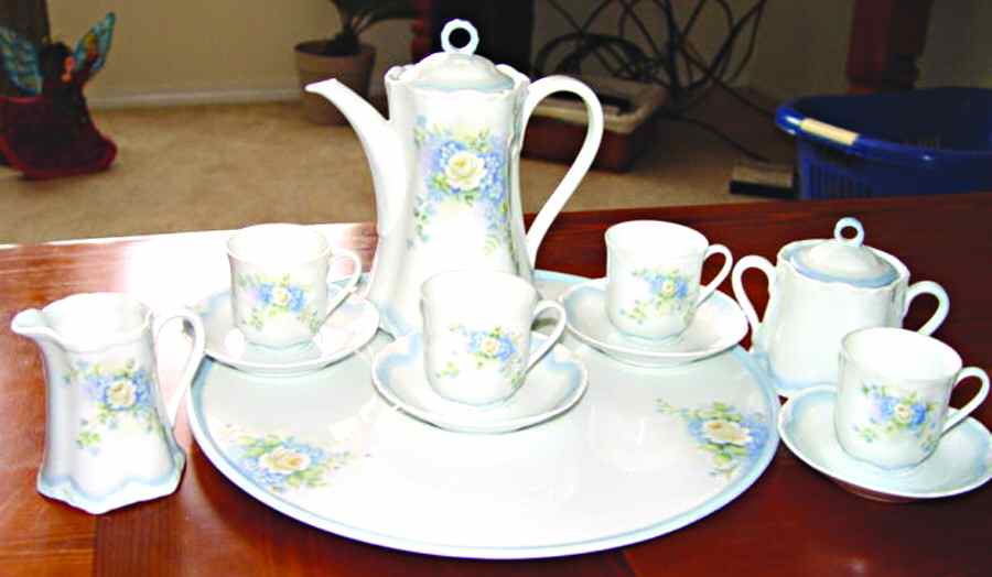 R1597 Sugar Bowl & Lid by Rosenthal - Continental-1