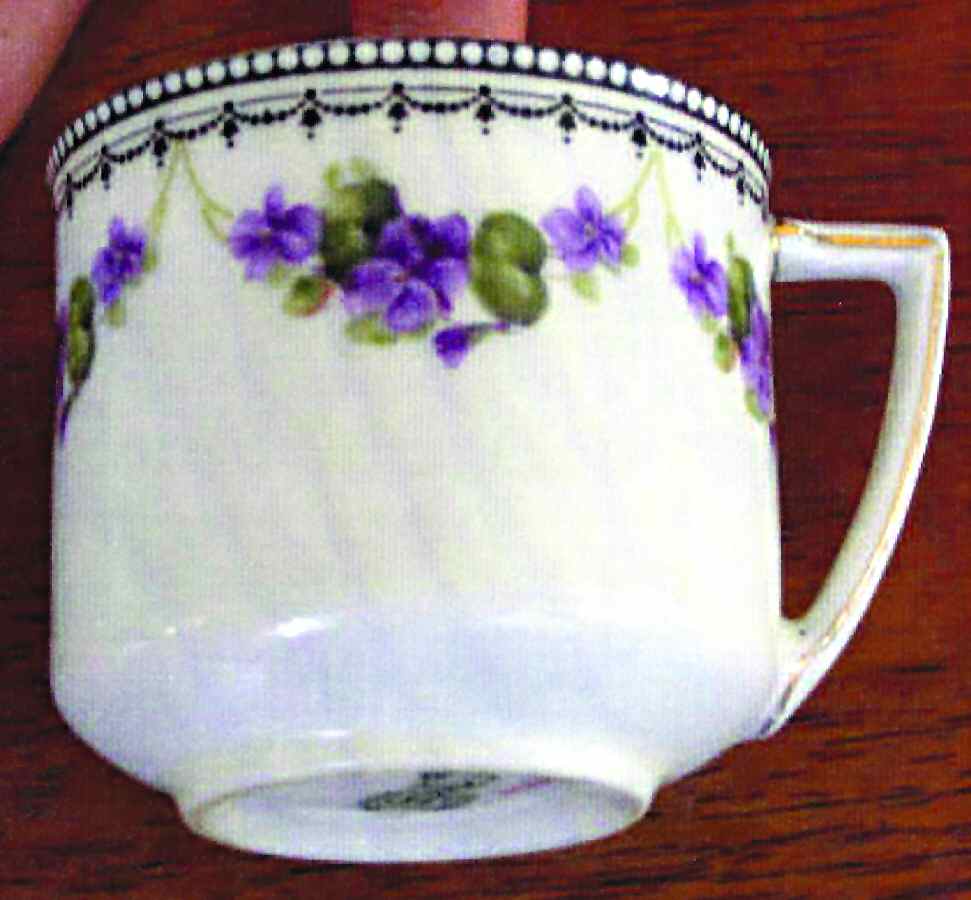 E9996 Flat Cup by Royal Doulton-1