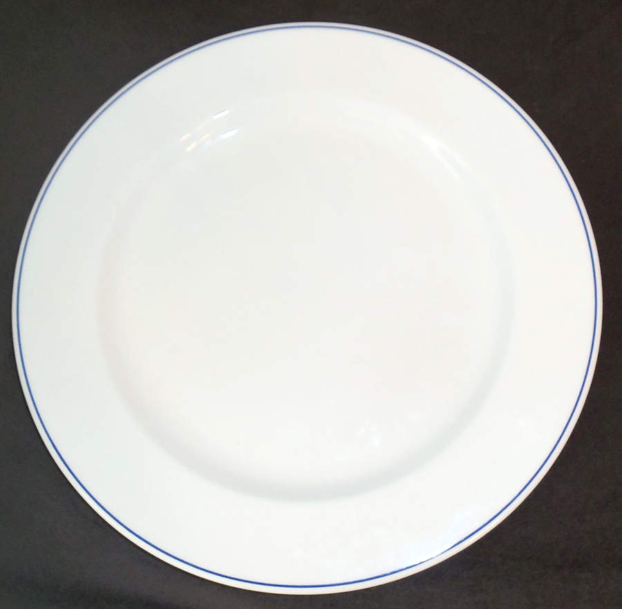 RD233 Dinner Plate by Royal Doulton-1