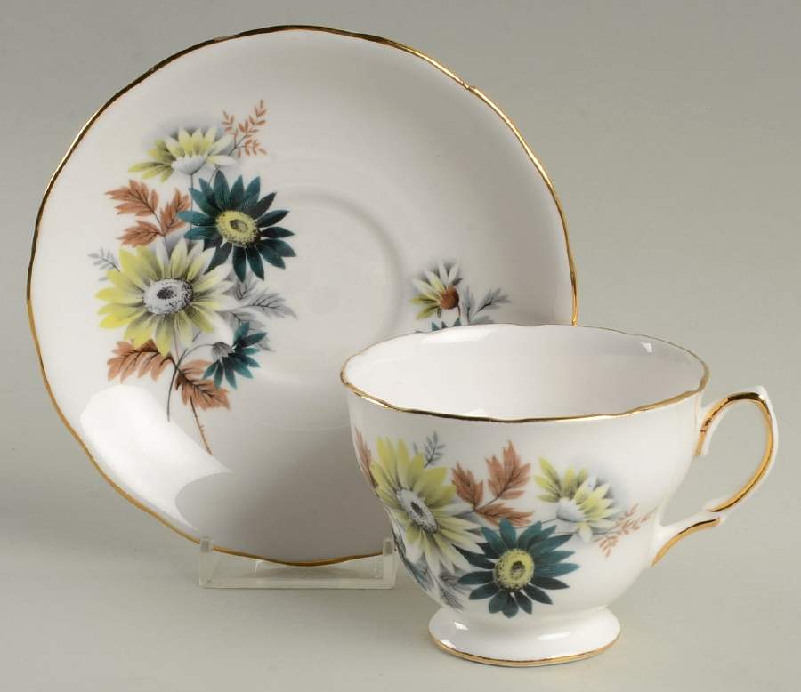 8223 Footed Cup & Saucer Set by Royal Vale-1