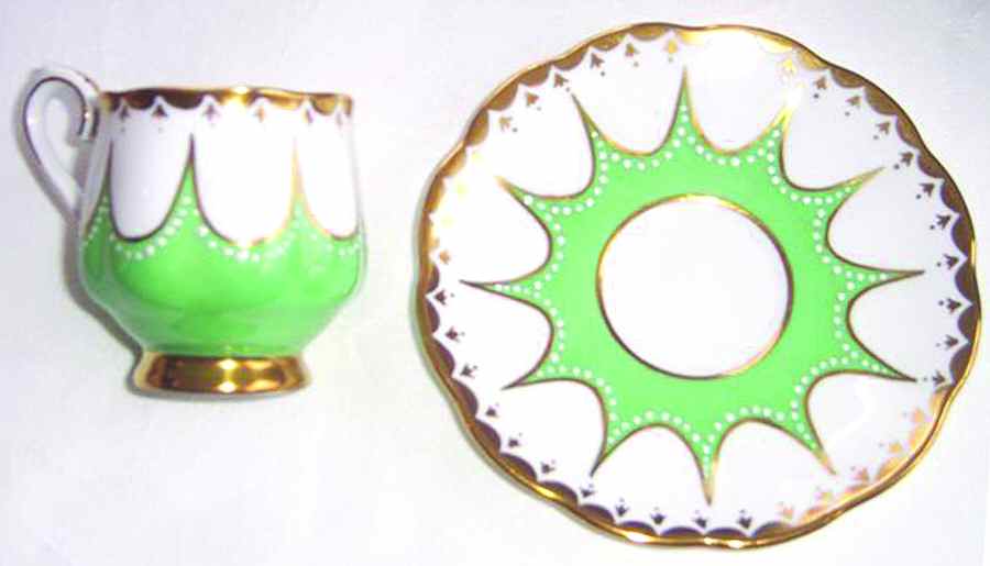 8471 Footed Cup & Saucer Set by Royal Albert-1
