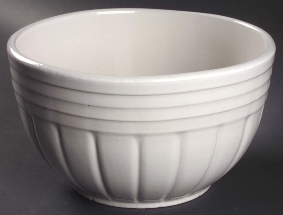 Natural White 10" Mixing Bowl by Robinson - Ransbottom-1