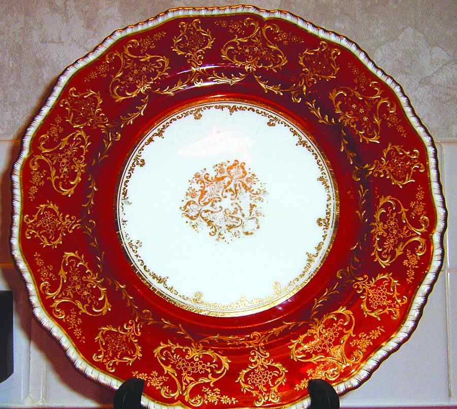 RD236 Dinner Plate by Royal Doulton-1