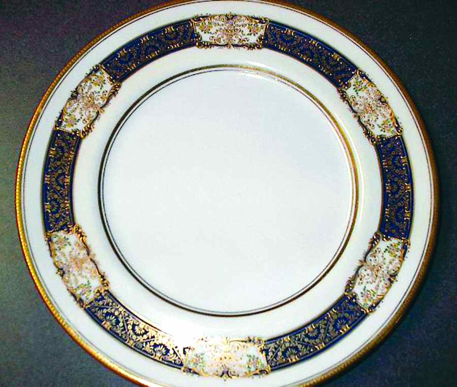 H1763 Dinner Plate by Royal Doulton-1