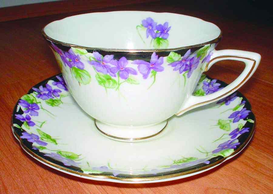 V2297 Footed Cup & Saucer Set by Royal Doulton-1