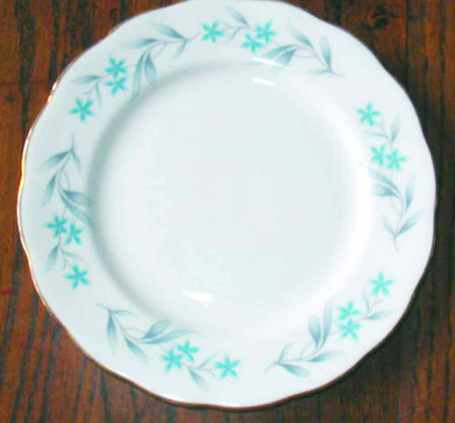 8333 Dinner Plate by Royal Vale-1