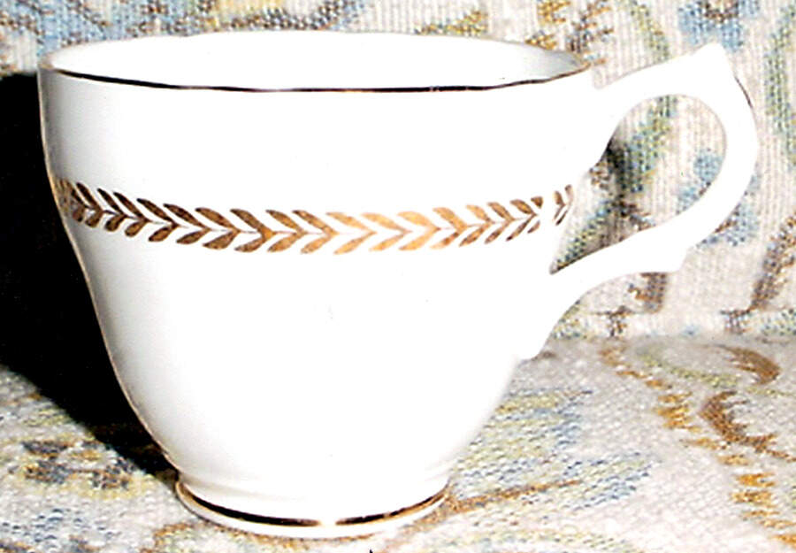 RE25 Footed Cup by Regency-1