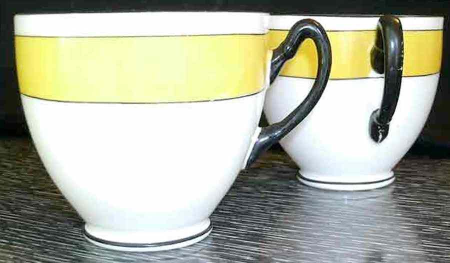 Roa4892 Footed Cup by Royal Albert-1