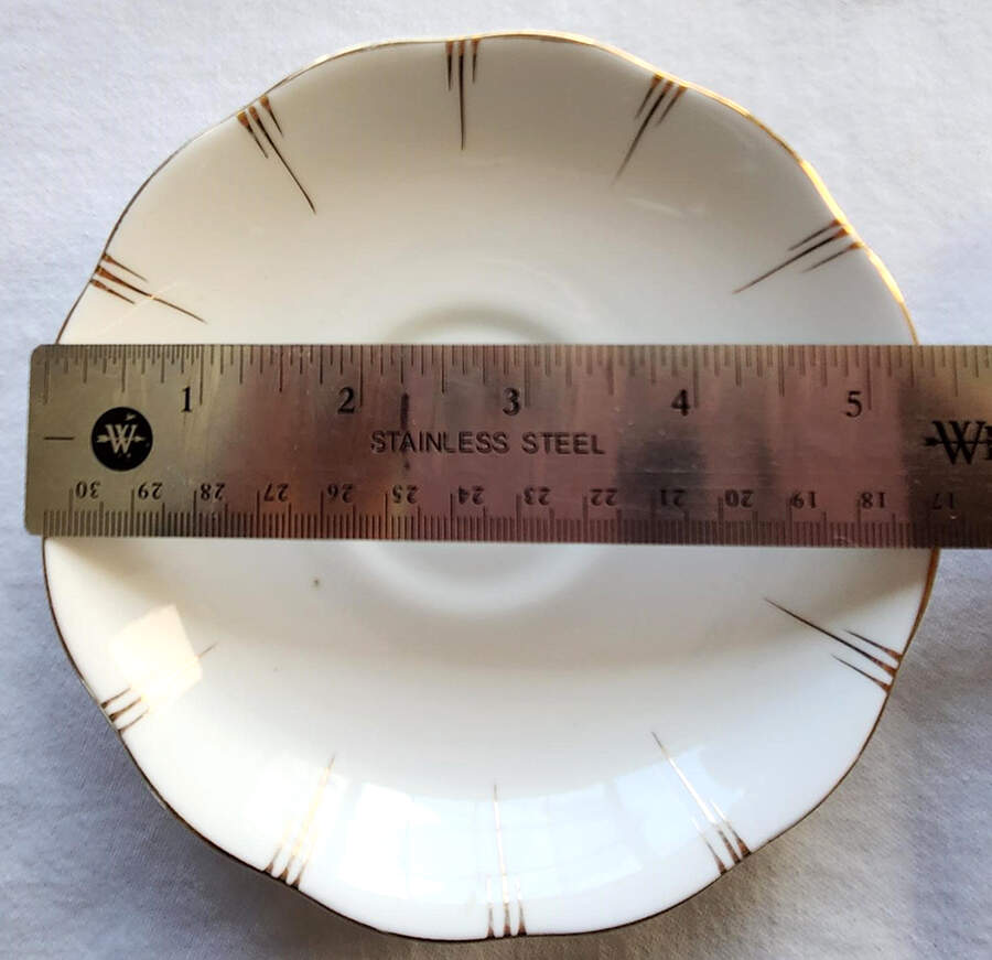 ROA187 Saucer by Royal Albert-1