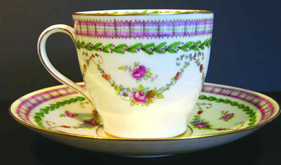 RD248 Flat Cup & Saucer Set by Royal Doulton-1