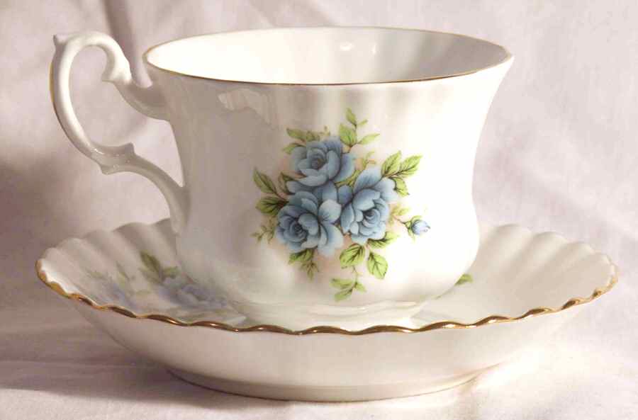 ROA188 Footed Cup & Saucer Set by Royal Albert-1