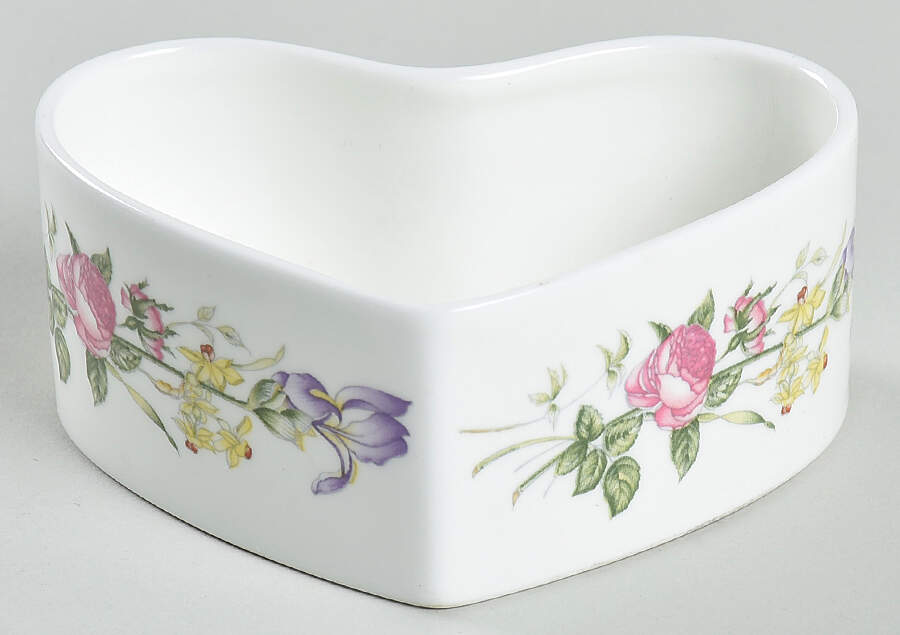 CAMILLA Trinket Box No Lid by Royal Doulton-1