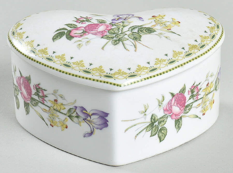CAMILLA Trinket Box & Lid by Royal Doulton-1