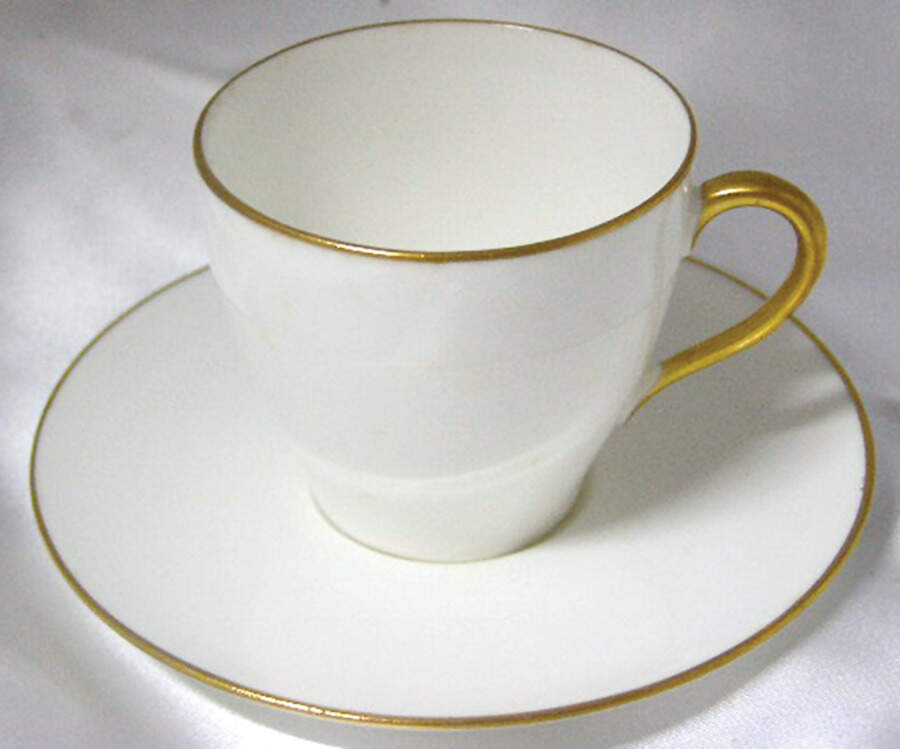 E5102 Flat Cup & Saucer Set by Royal Doulton-1