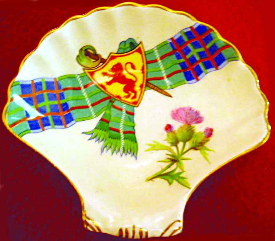 RWI199 Shell Shaped Dish by Royal Winton-1
