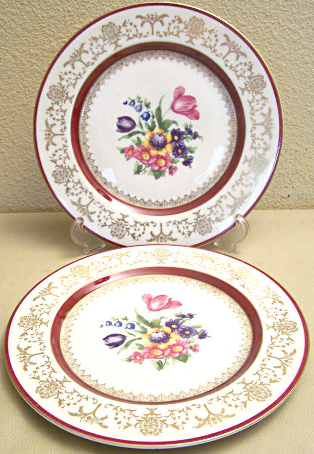ROB363 Dinner Plate by Royal Bayreuth-1