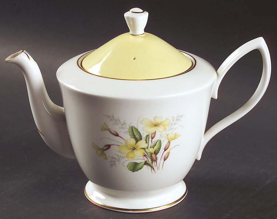 ROA189 Mini Teapot & Lid by Royal Albert-1
