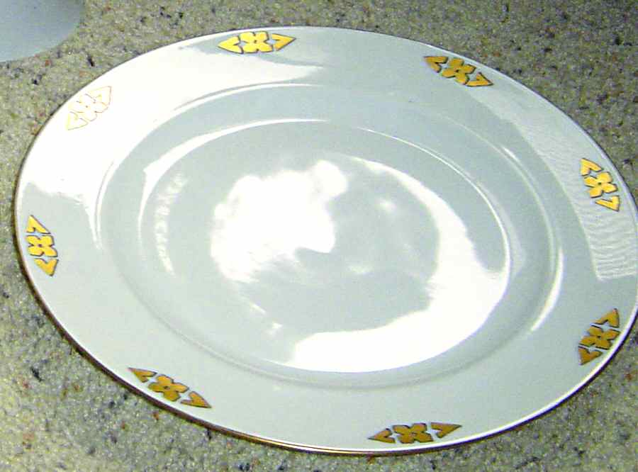 ROB364 Dinner Plate by Royal Bayreuth-1