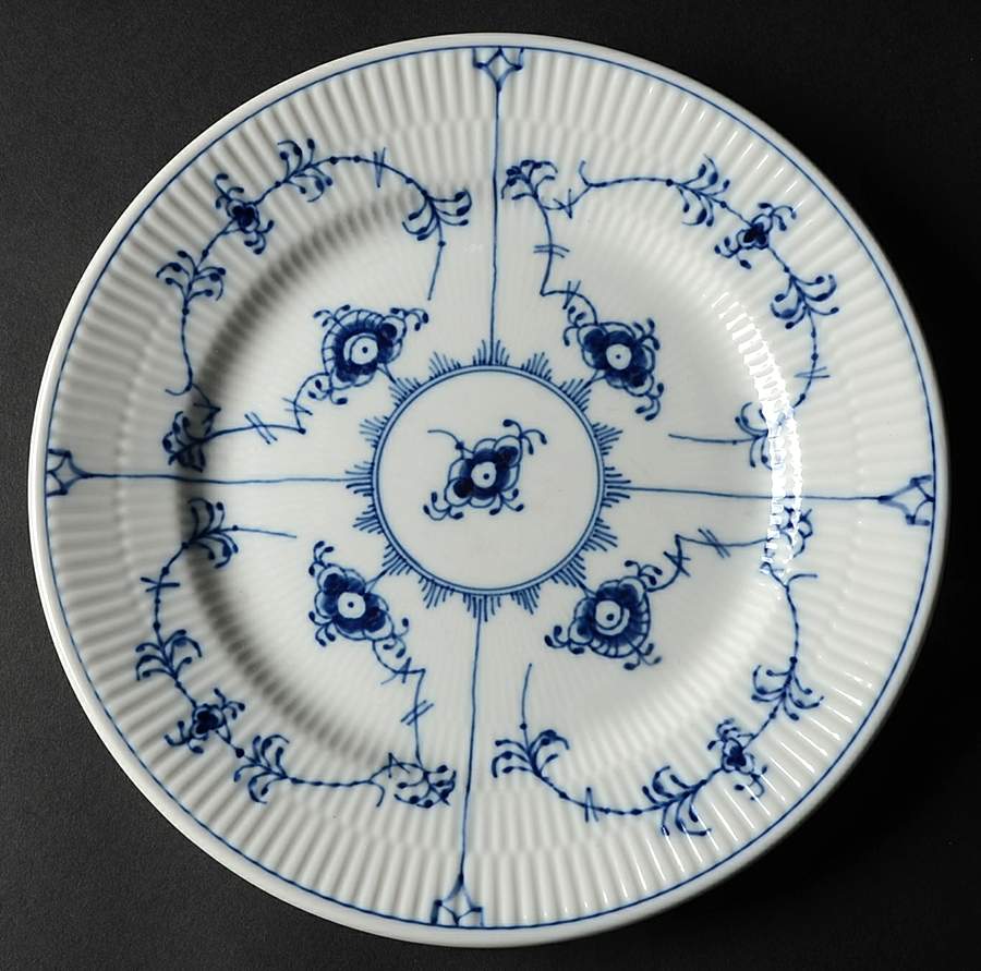 Blue Fluted Plain (Restaurantware) Dinner Plate by Royal Copenhagen-1
