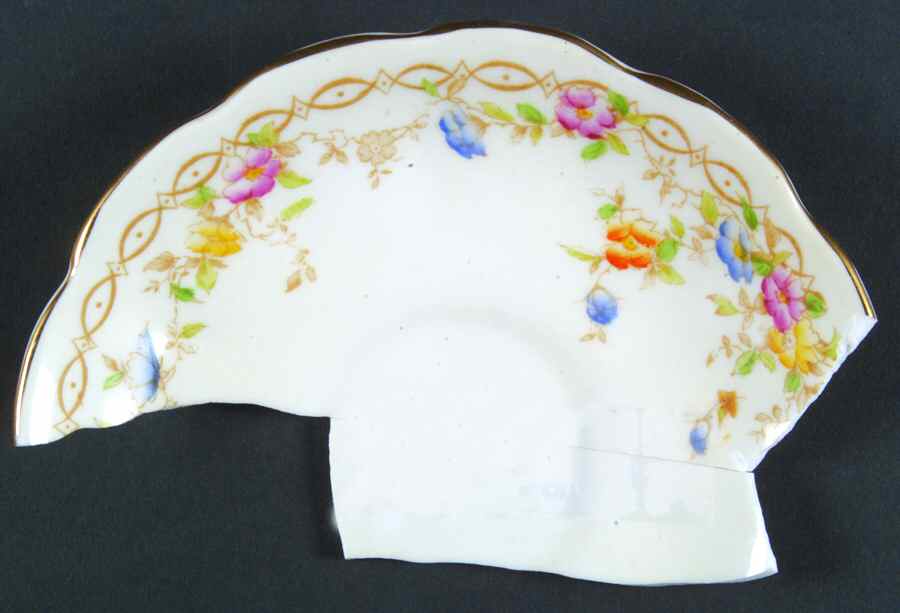 1122 Saucer by Royal Albert-1