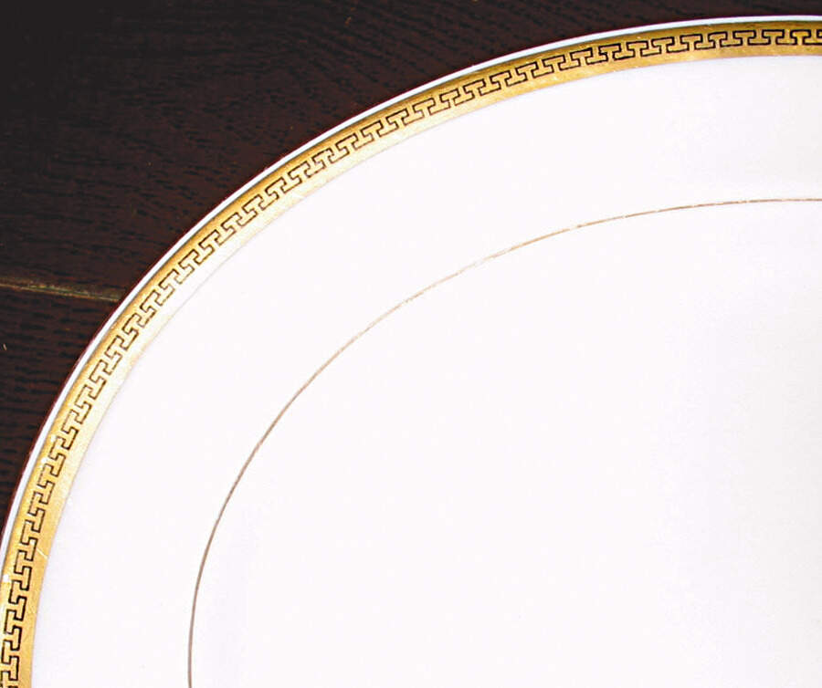 E4341 Dinner Plate by Royal Doulton-1