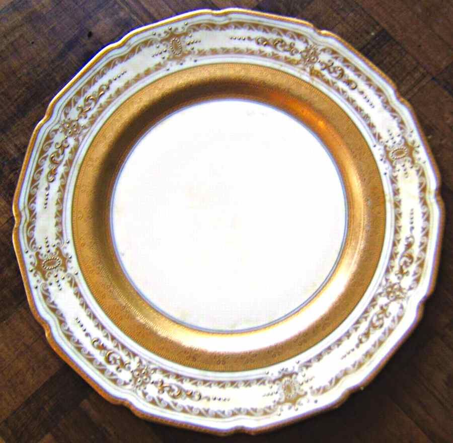 E8496 Dinner Plate by Royal Doulton-1