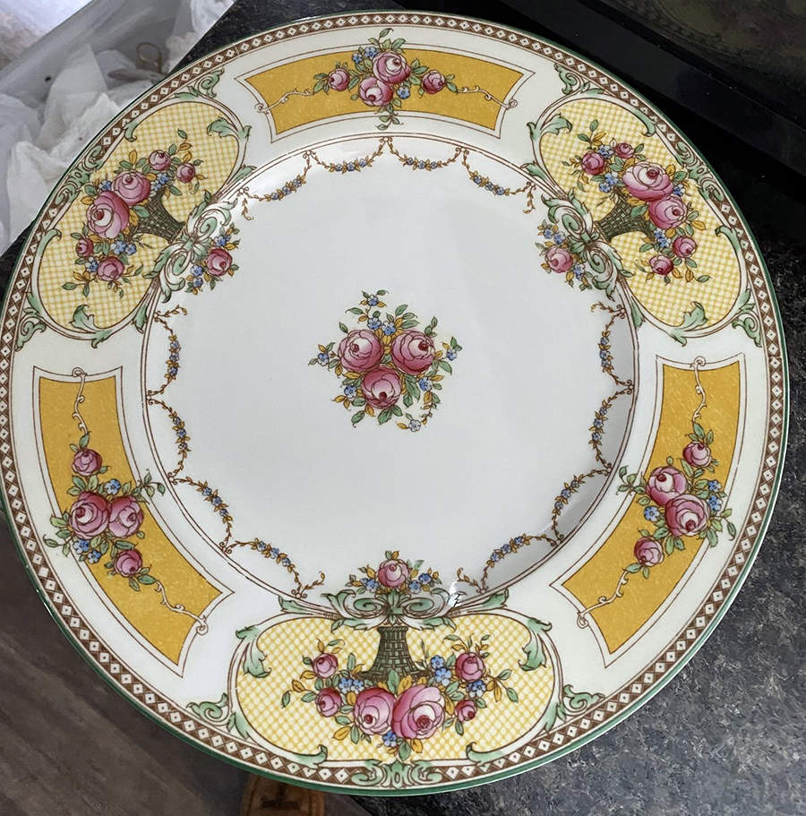 C2115 Yellow Dinner Plate by Royal Worcester-1