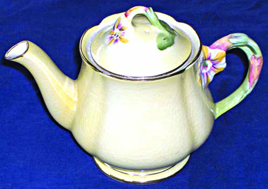 Petunia (Yellow) Teapot & Lid by Royal Winton-1