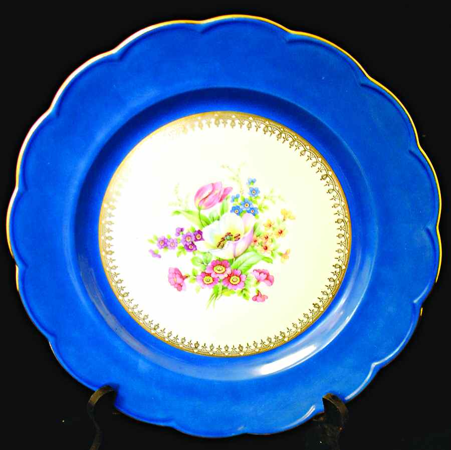 ROB369 Dinner Plate by Royal Bayreuth-1