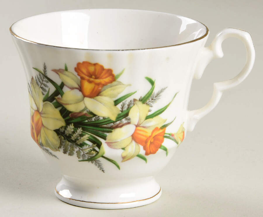 D1787 Footed Cup by Royal Windsor-1
