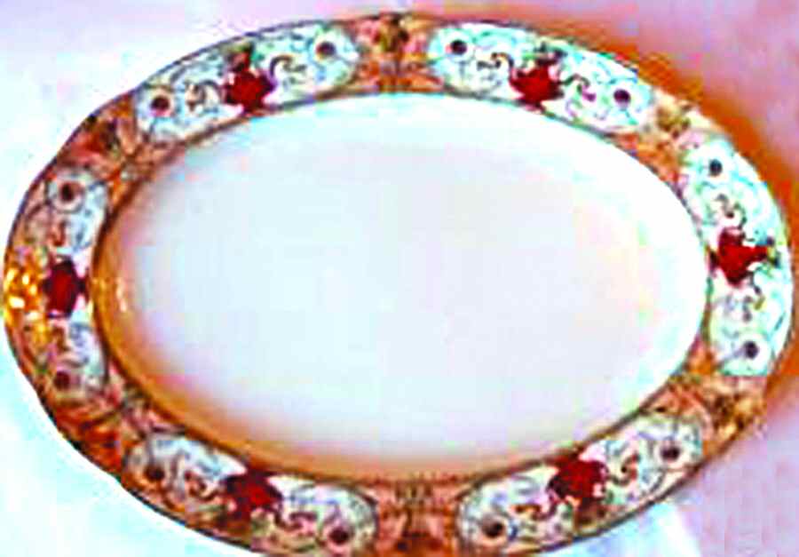 Selbourne 15" Oval Serving Platter by Royal Doulton-1