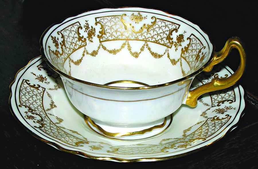 E8934 Footed Cup & Saucer Set by Royal Doulton-1