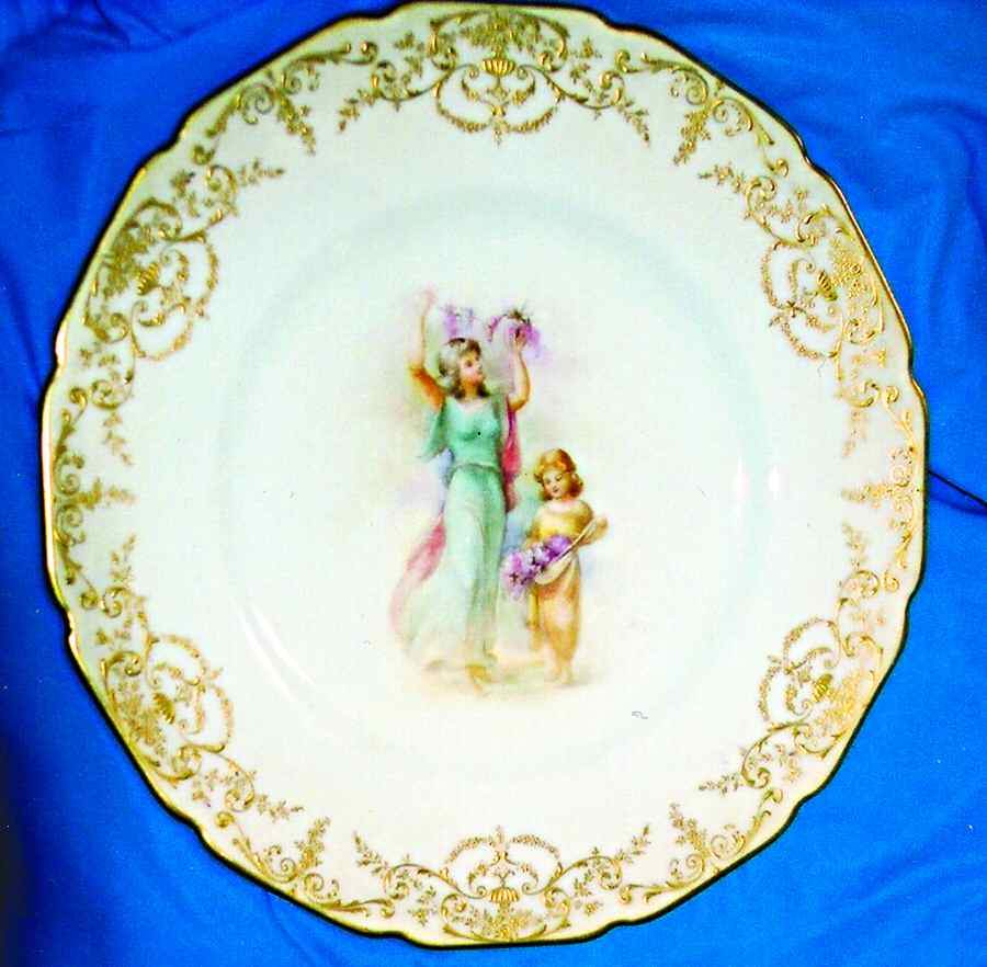 E3919 Dinner Plate by Royal Doulton-1