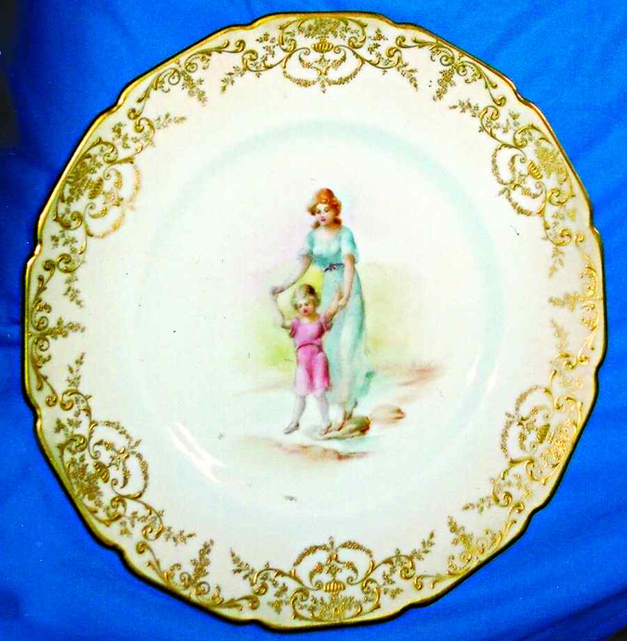 E3919 Dinner Plate by Royal Doulton-1
