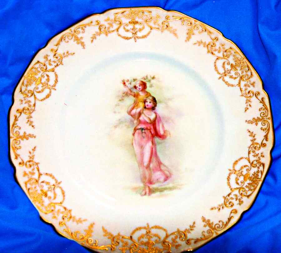 E3919 Dinner Plate by Royal Doulton-1