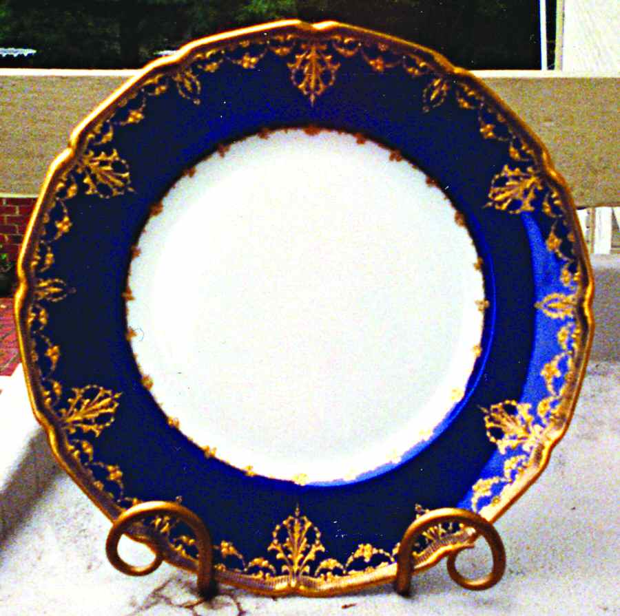 R6624 Dinner Plate by Royal Doulton-1