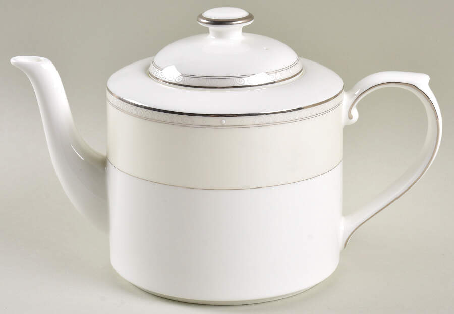 French Quarter Teapot & Lid by Royal Doulton-1