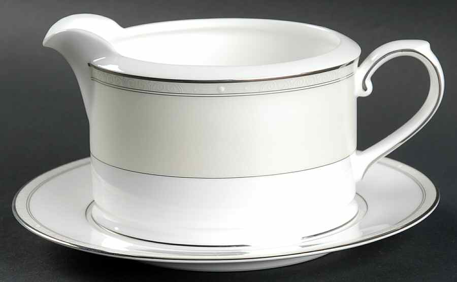 French Quarter Gravy Boat & Underplate by Royal Doulton-1